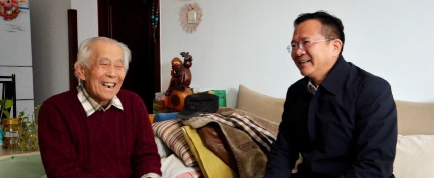 中国37000威尼斯党委领导看望慰问37000威尼斯老领导 、老专家、老干部、老党员及生活困难职工